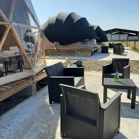 Luxury tent A L'aube Des Sens Bailly-le-Franc