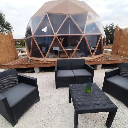 Kamp alanı A L'aube Des Sens Bailly-le-Franc