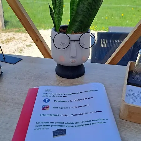 A L'aube Des Sens Kamp alanı